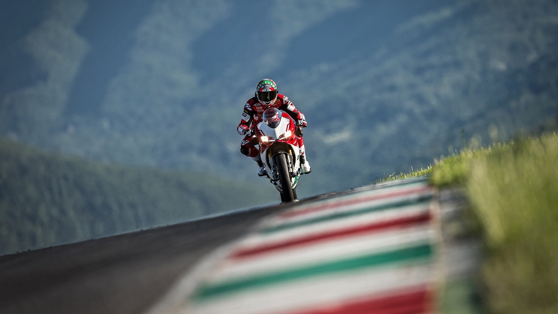 郁金香怒放,荷兰掀翻阿根廷,萨卡点燃世界杯之夜